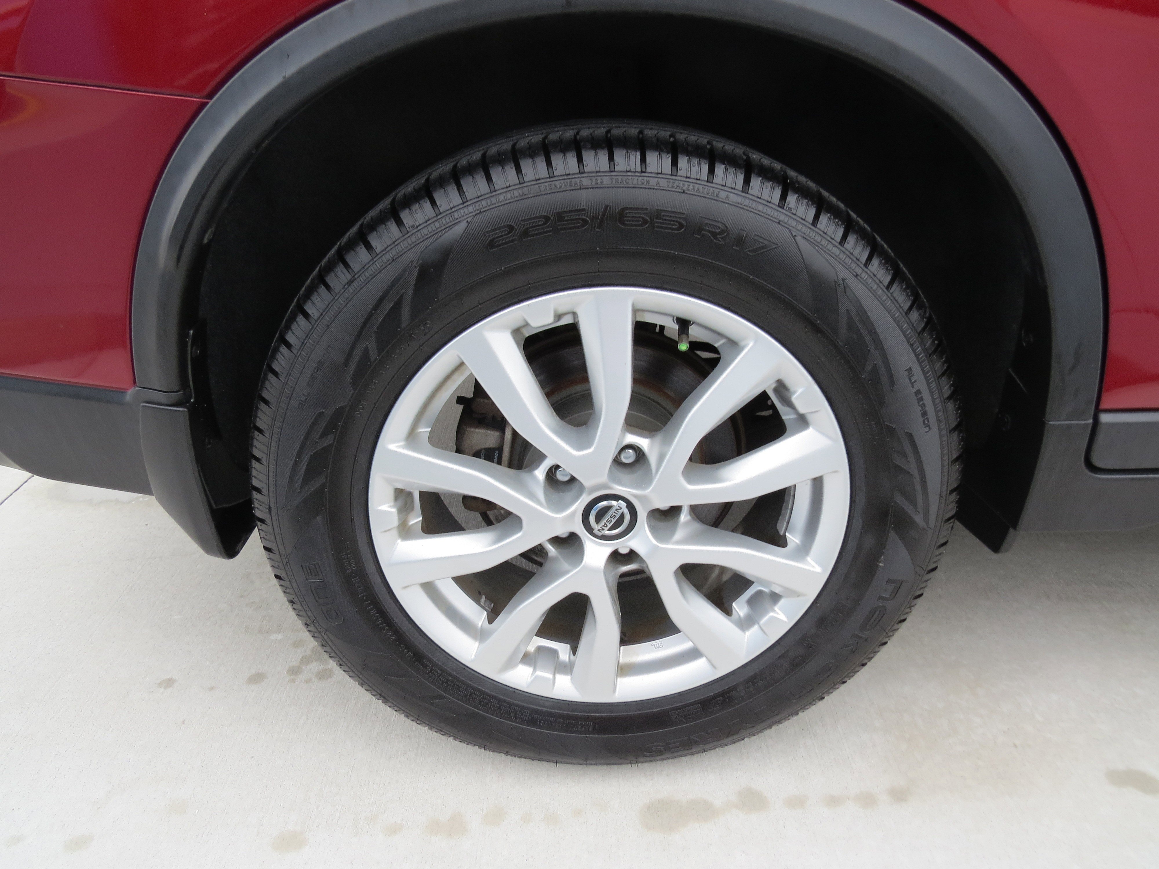 Used 2020 Nissan Rogue SV image 8