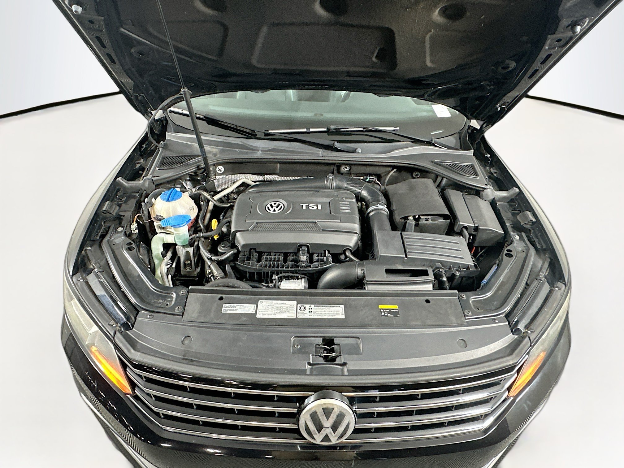 Used 2016 Volkswagen Passat 1.8T SE FWD image 31