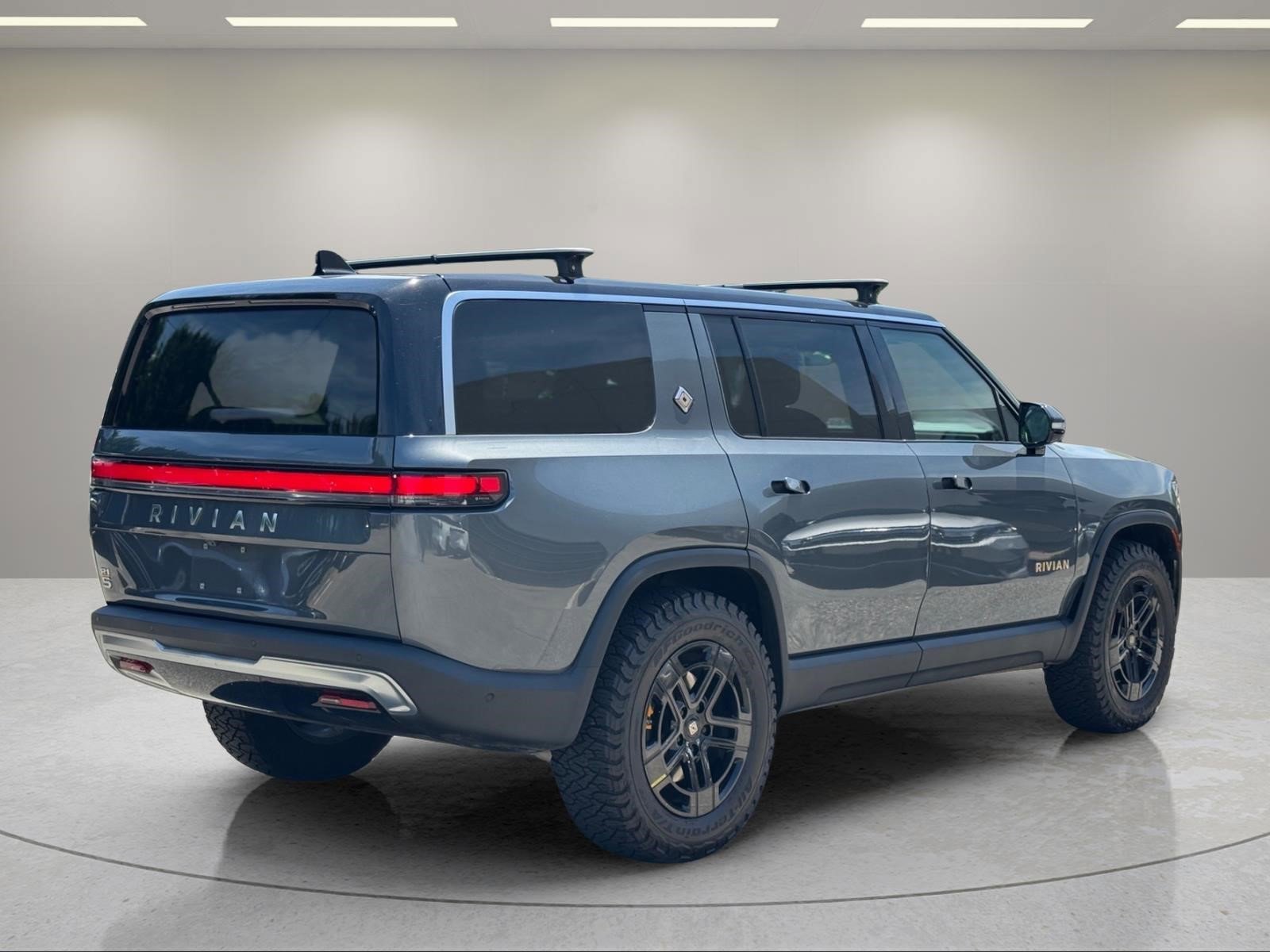 Used 2022 Rivian R1S Launch Edition AWD/4WD image 5