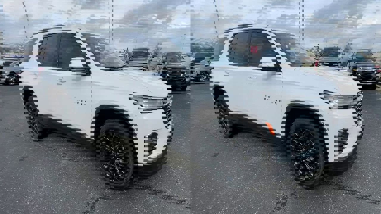 Used 2023 Chevrolet Traverse RS w/ LPO, Floor Liner Package image 7