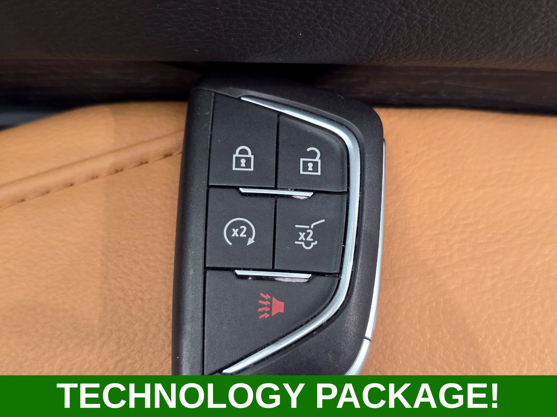 Used 2025 Cadillac XT4 Premium Luxury w/ Technology Package AWD/4WD image 22