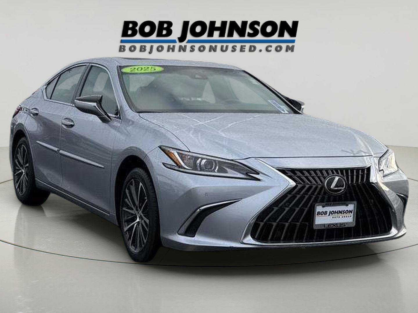 Used 2025 Lexus ES 350 Base w/ Premium Package image 3