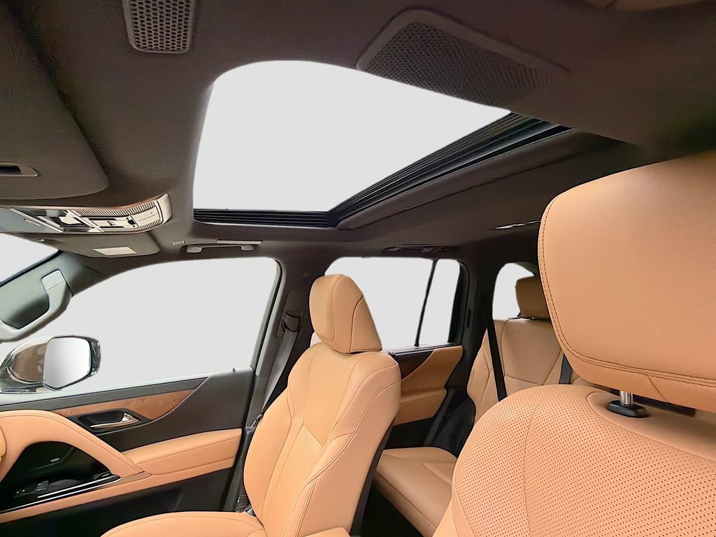 Used 2025 Lexus LX 600 4WD w/ Appearance Package image 21