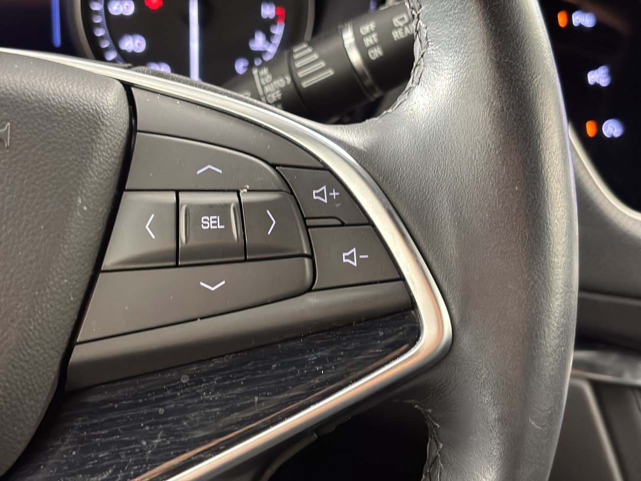 Used 2024 Cadillac XT5 Premium Luxury w/ Technology Package FWD image 19