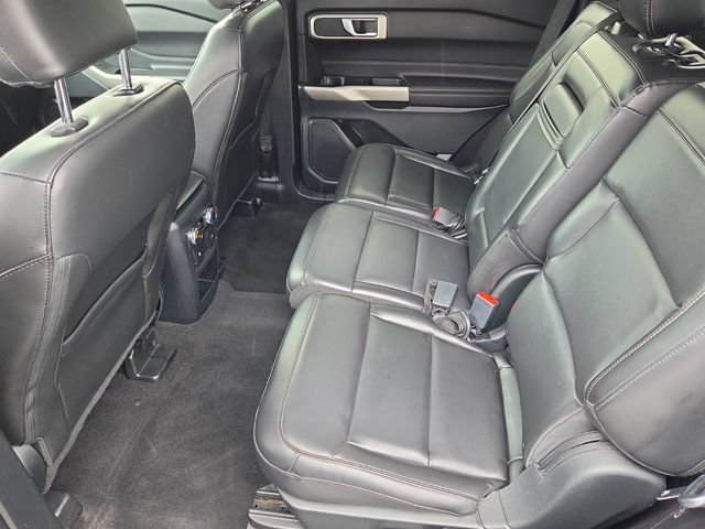 Used 2021 Ford Explorer XLT w/ Equipment Group 202A AWD/4WD image 12