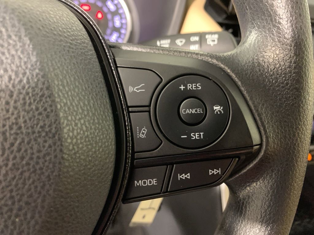 Used 2021 Toyota RAV4 LE image 21