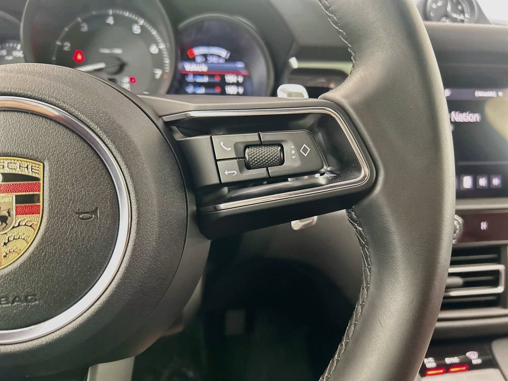 Certified 2025 Porsche Macan AWD/4WD image 14