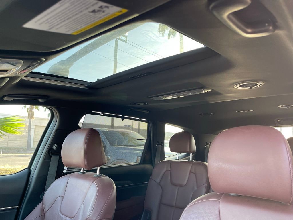 Used 2024 Kia Telluride EX w/ EX Captain's Chair Package image 23