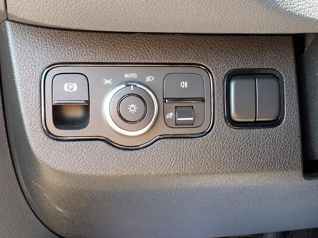 Used 2020 Mercedes-Benz Sprinter 2500 image 14