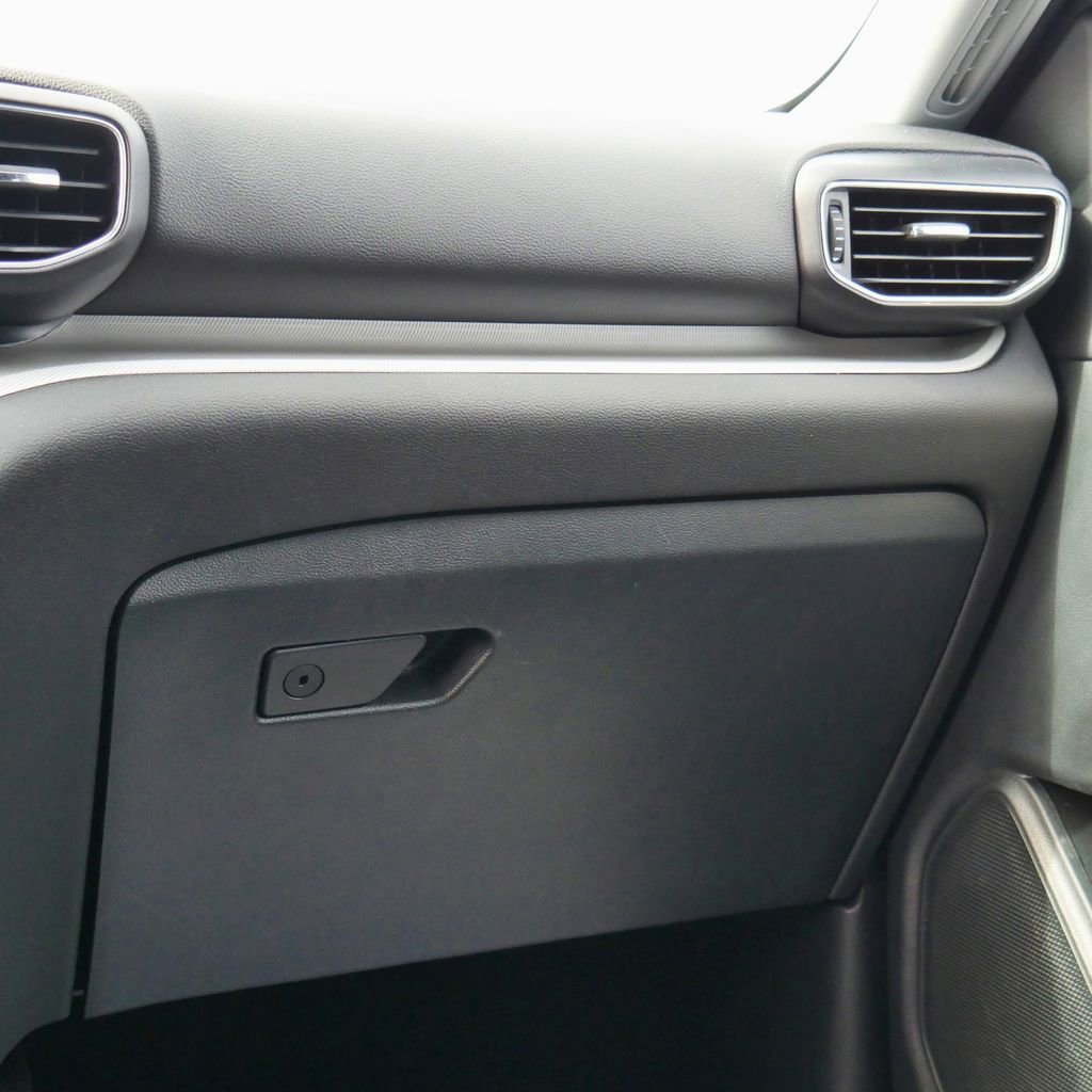 Used 2023 Ford Explorer XLT w/ Equipment Group 202A image 35