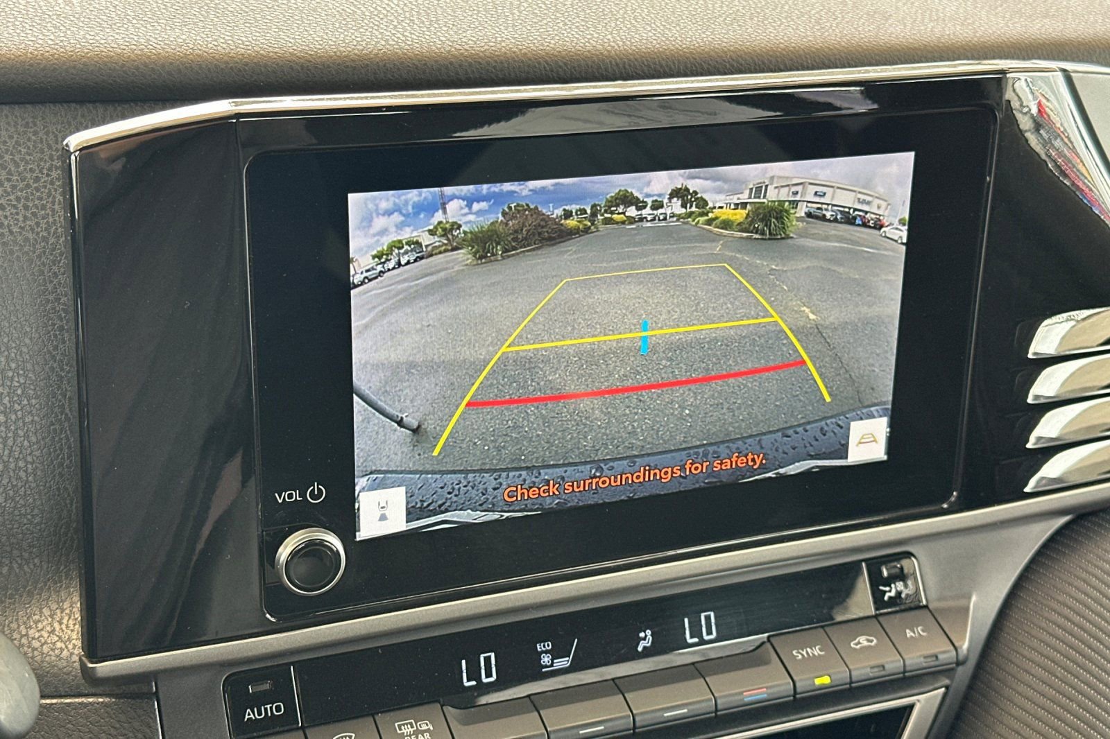 Used 2025 Toyota Camry SE image 18