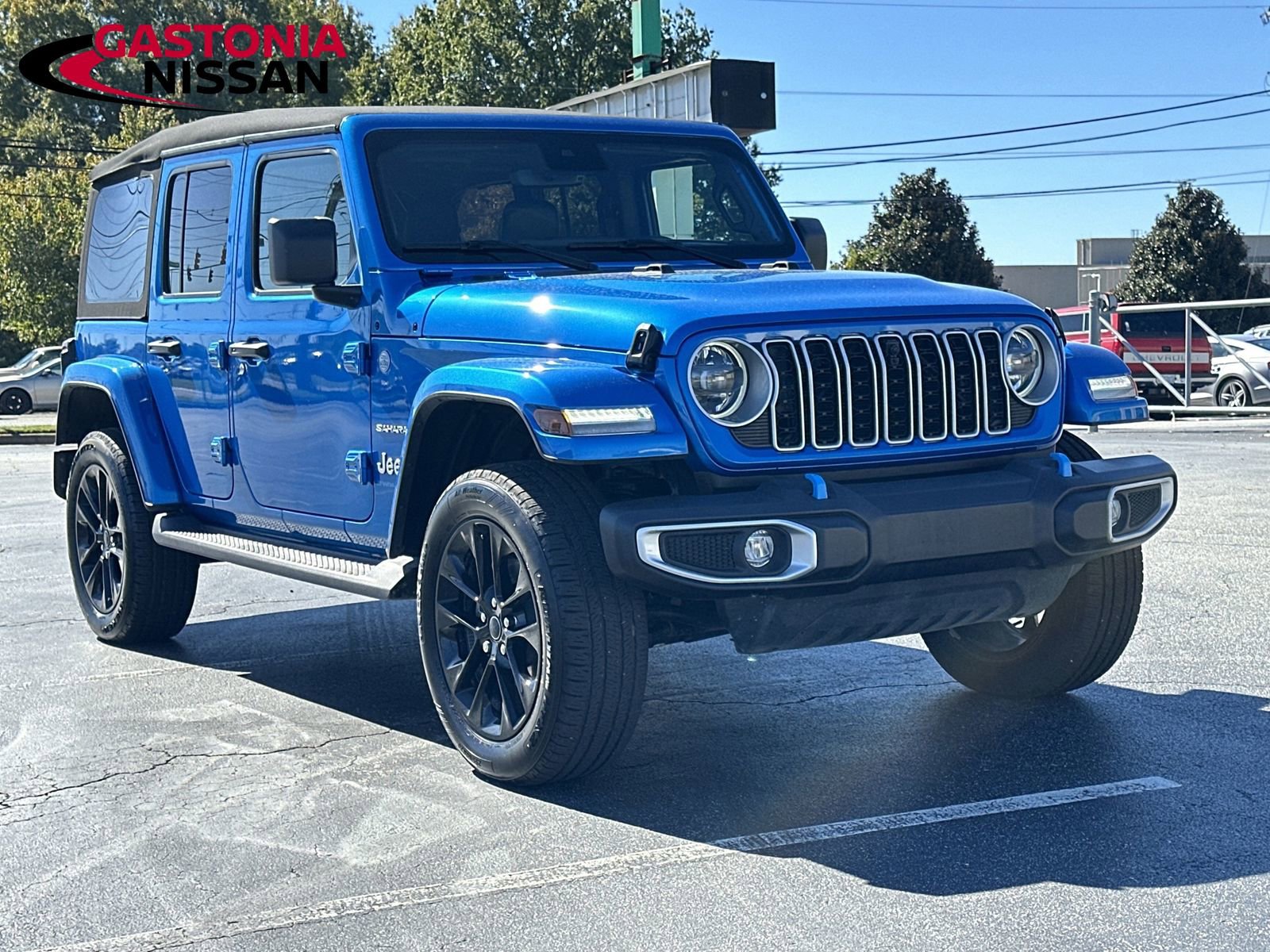 Used 2024 Jeep Wrangler Unlimited Sahara w/ Technology Group image 36