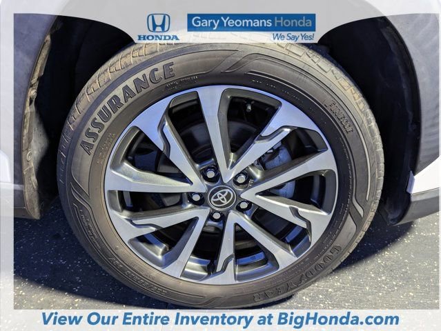 Used 2022 Toyota Corolla Cross XLE image 14