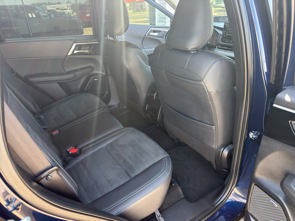 Used 2025 Mitsubishi Outlander SE AWD/4WD image 19