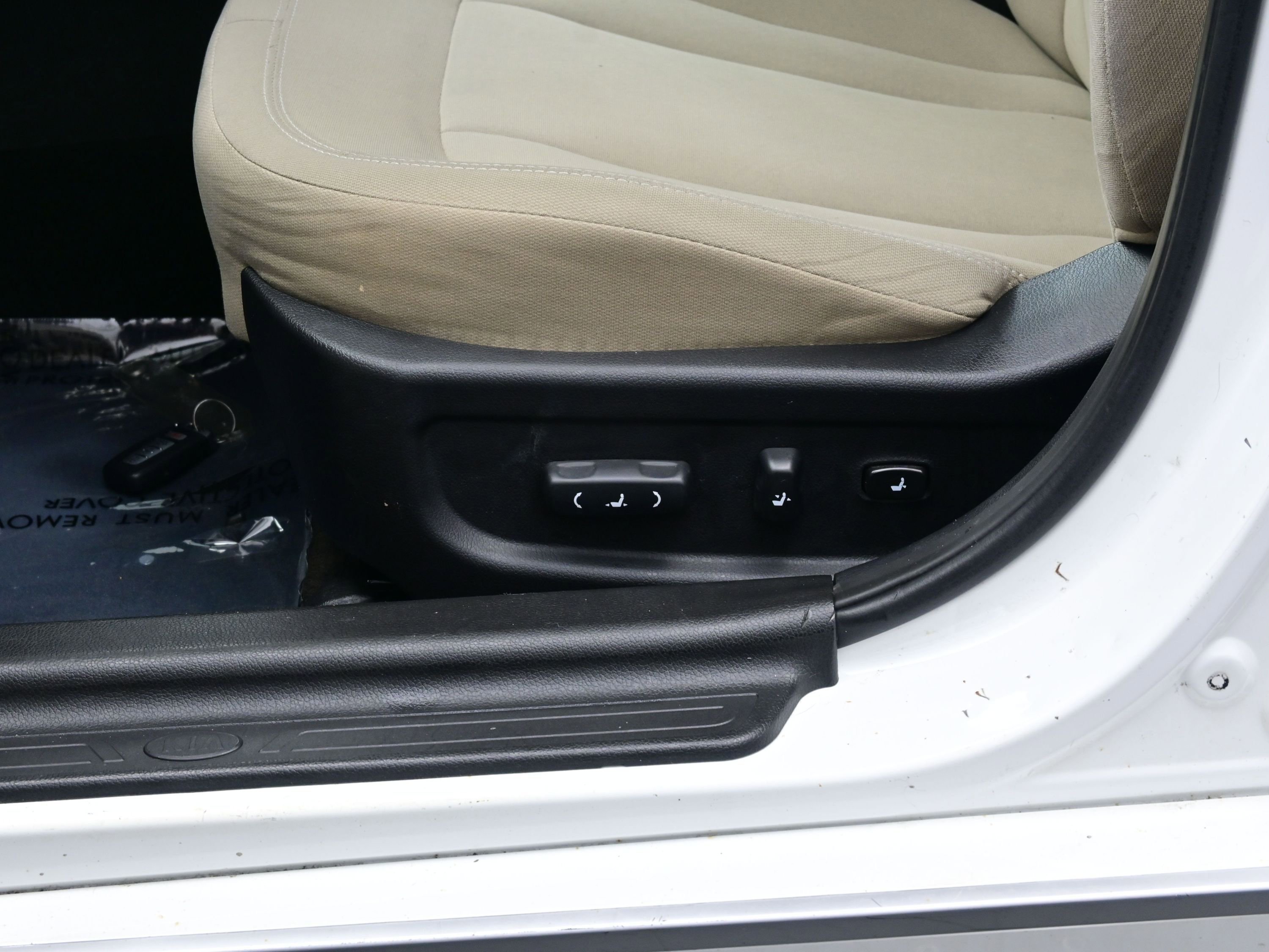 Used 2012 Kia Optima Hybrid w/ Hybrid Convenience Pkg image 11