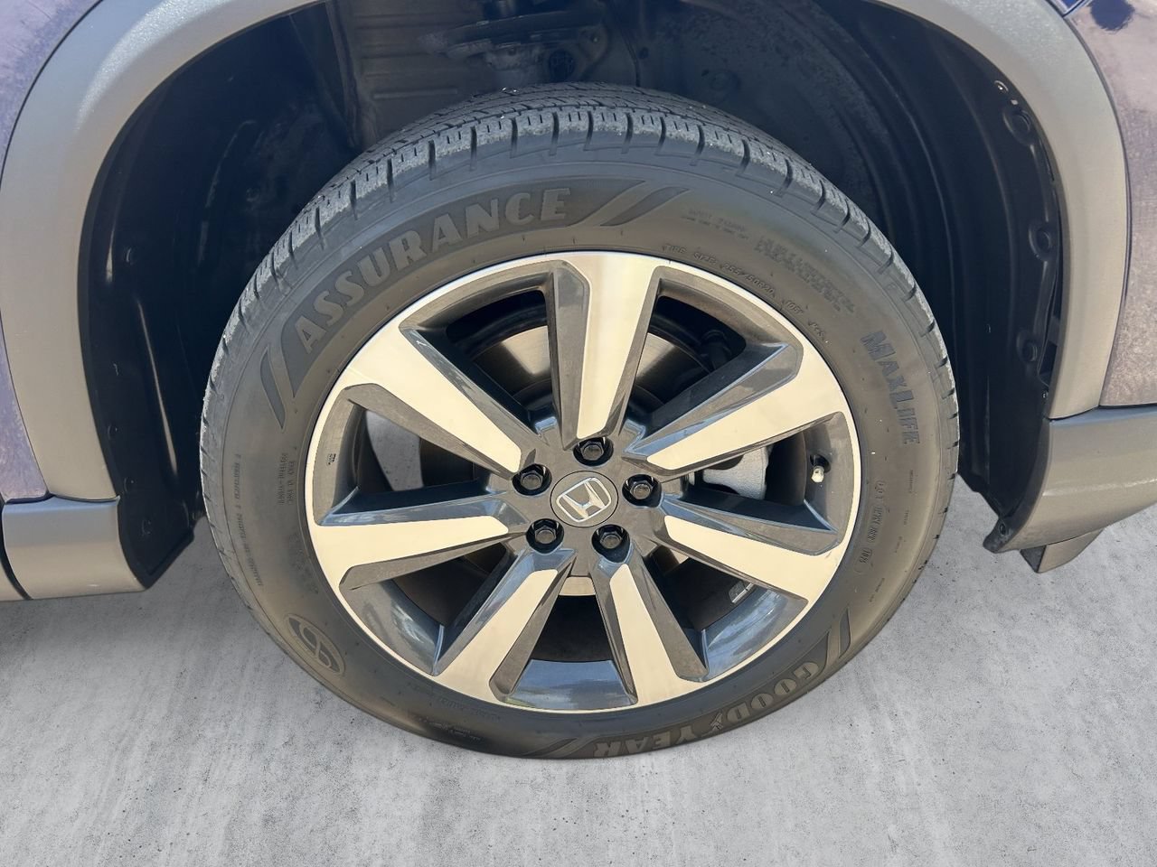 Used 2024 Honda Pilot Touring image 9
