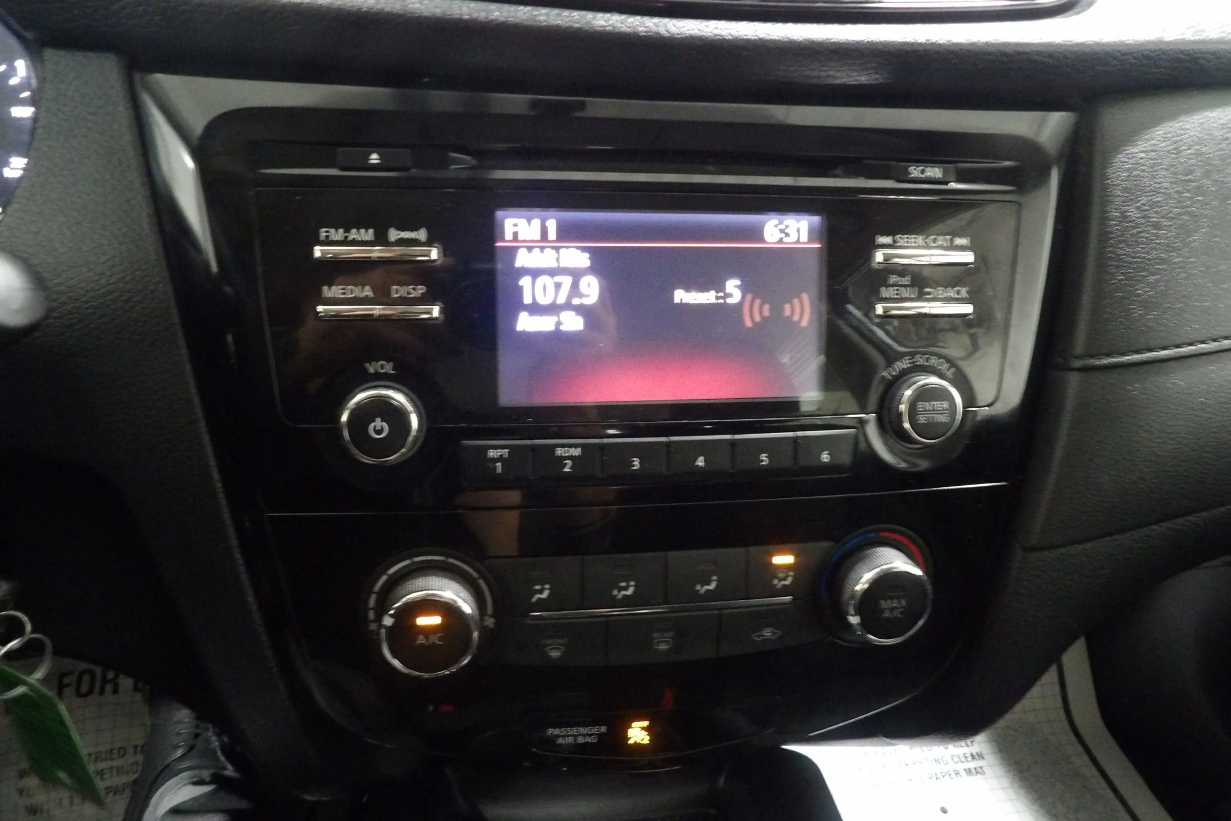 Used 2017 Nissan Rogue S image 13