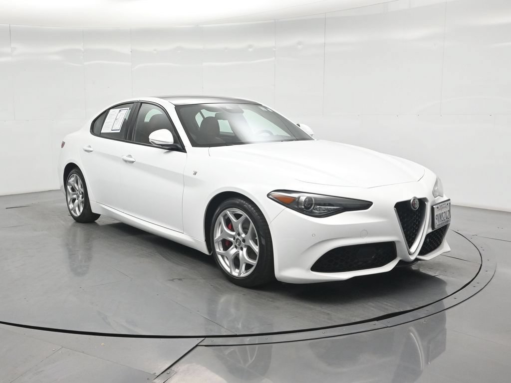 Used 2022 Alfa Romeo Giulia Ti RWD image 44