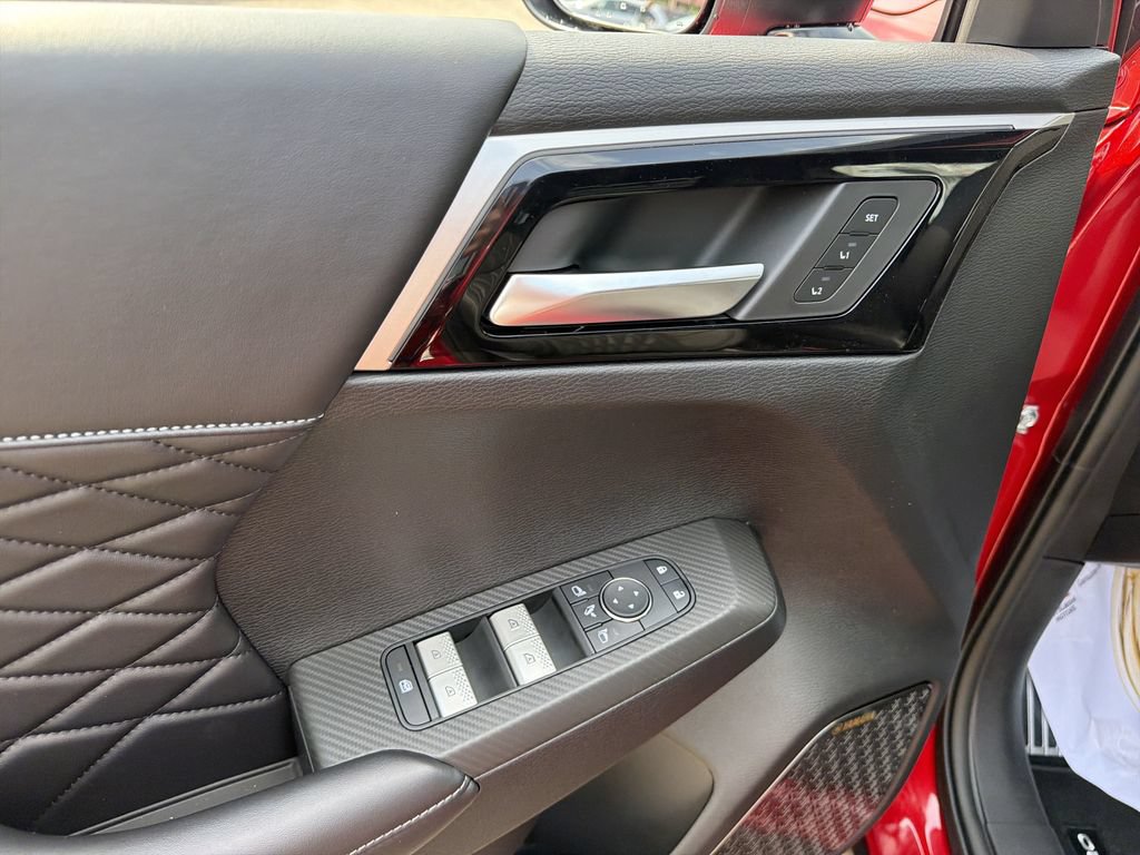 New 2026 Mitsubishi Outlander AWD image 16