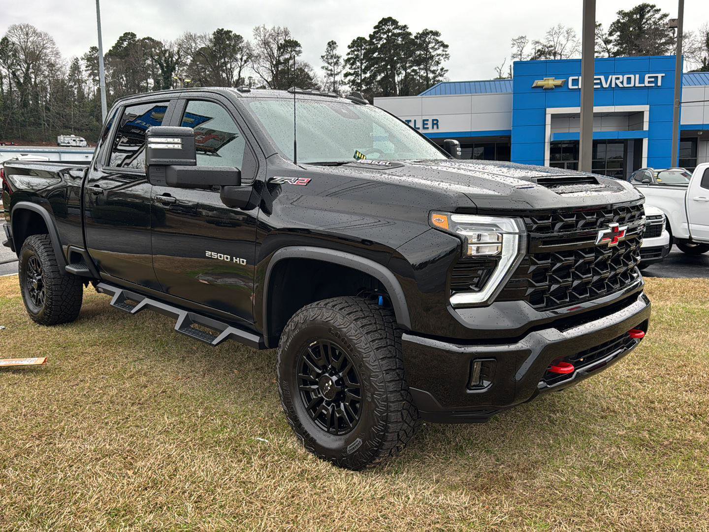 Used 2024 Chevrolet Silverado 2500 ZR2 w/ Technology Package image 6