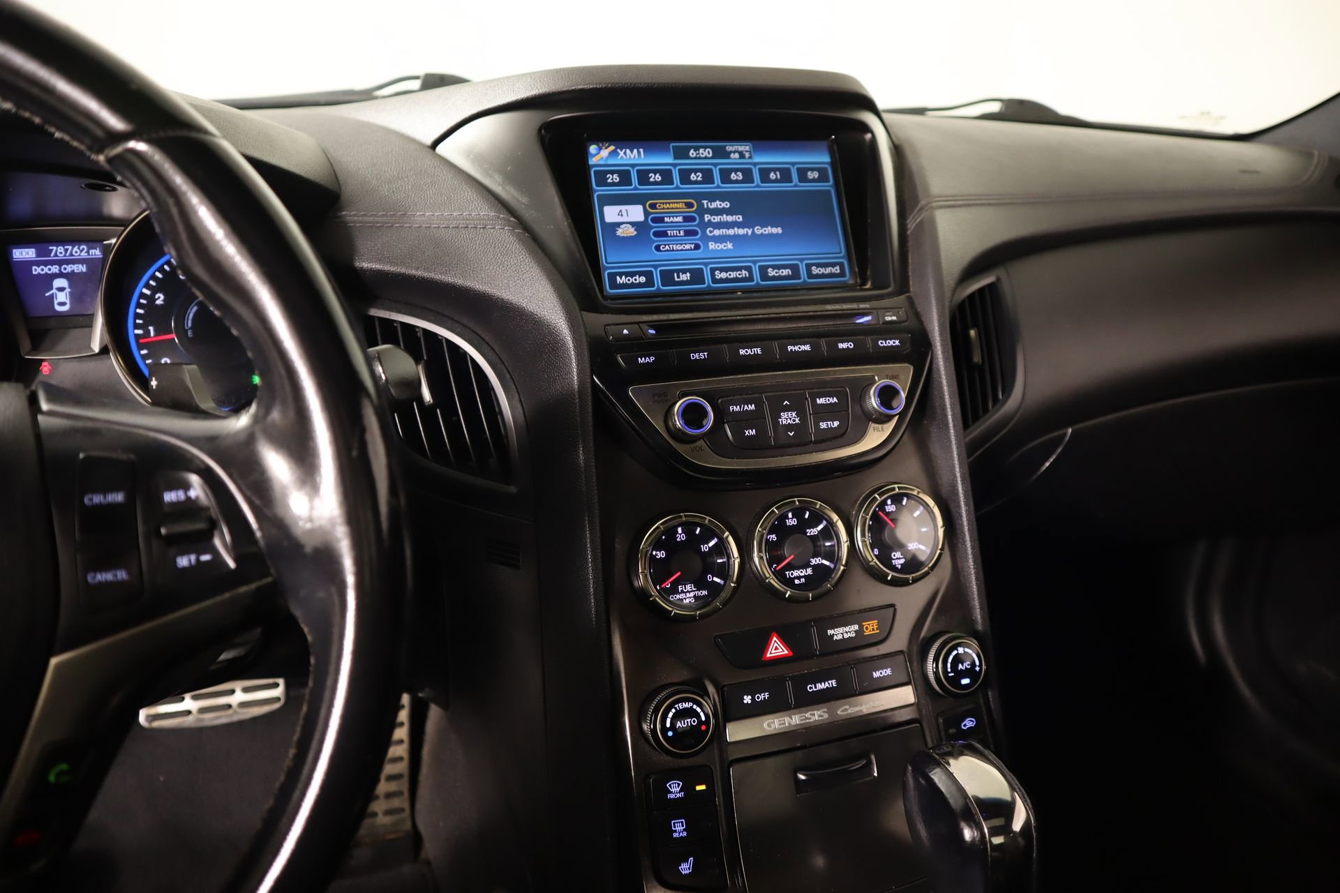 Used 2013 Hyundai Genesis 3.8 image 5