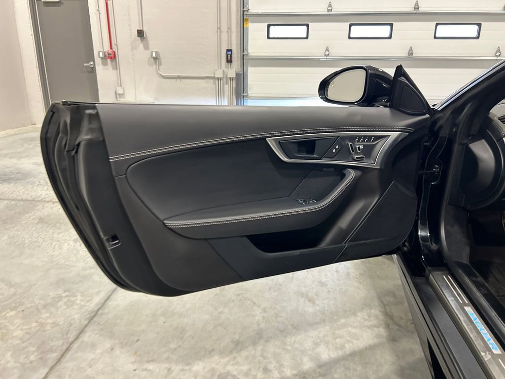 Used 2022 Jaguar F-TYPE R-Dynamic image 14