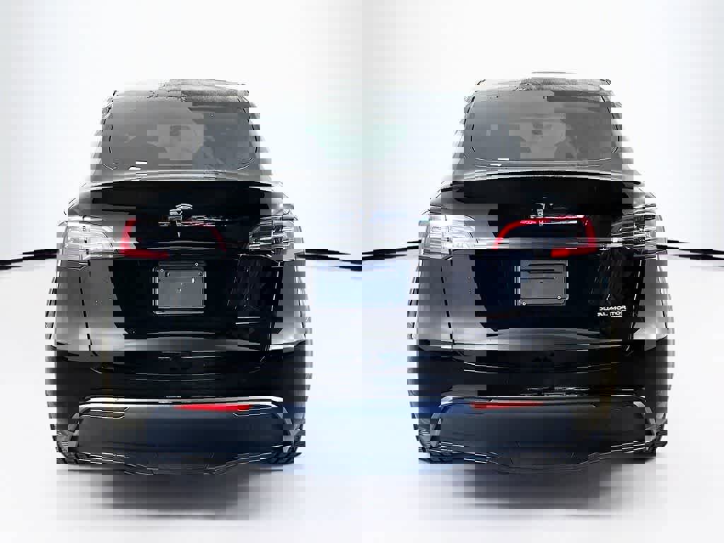 Used 2024 Tesla Model Y Performance image 5