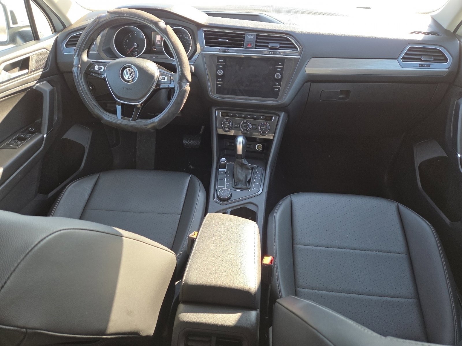 Used 2020 Volkswagen Tiguan SE image 20