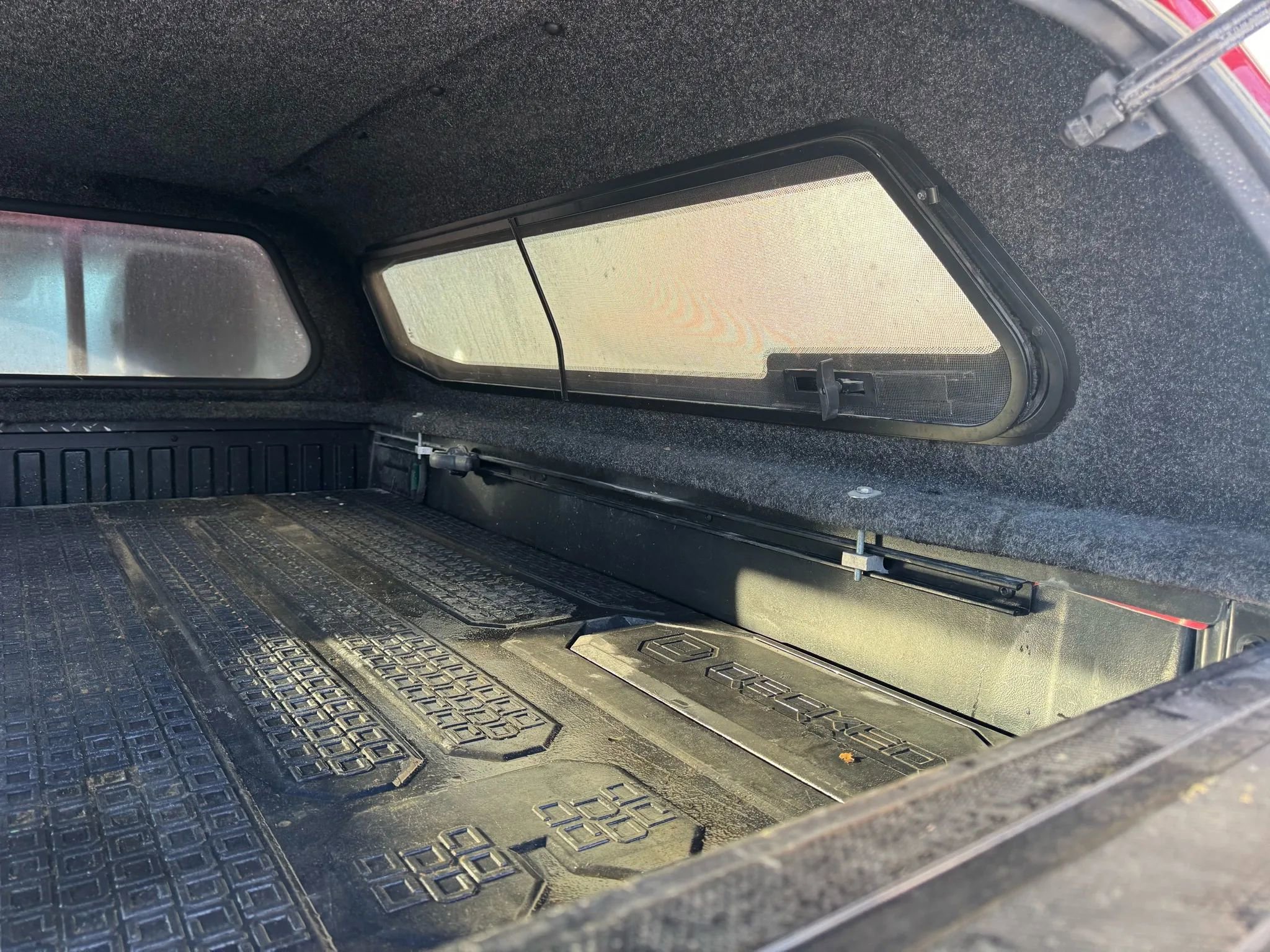 Used 2018 Toyota Tacoma SR5 w/ SR5 Appearance Package (SM) image 26