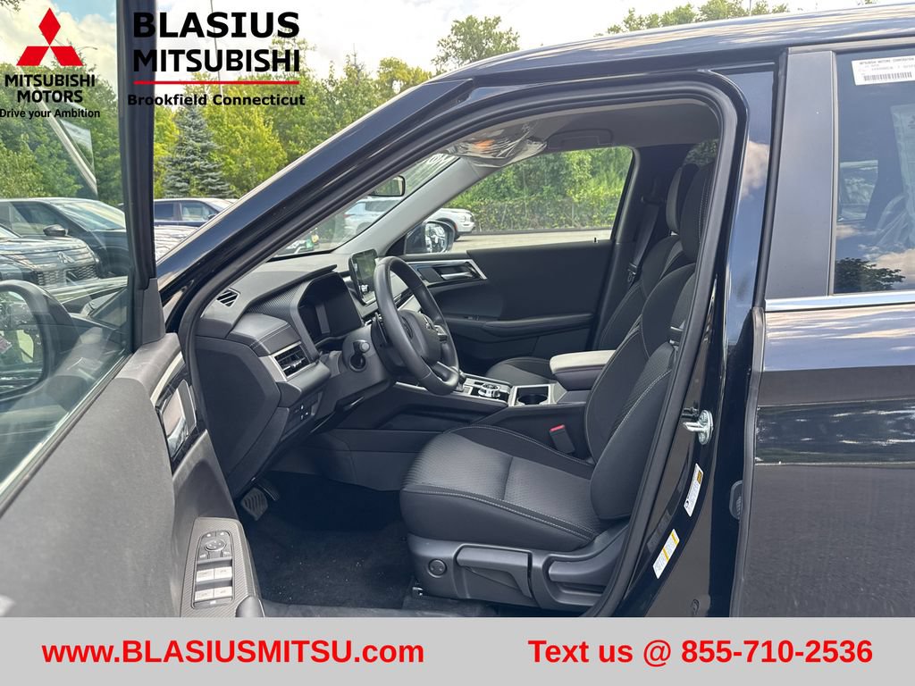 Used 2025 Mitsubishi Outlander ES AWD/4WD image 12