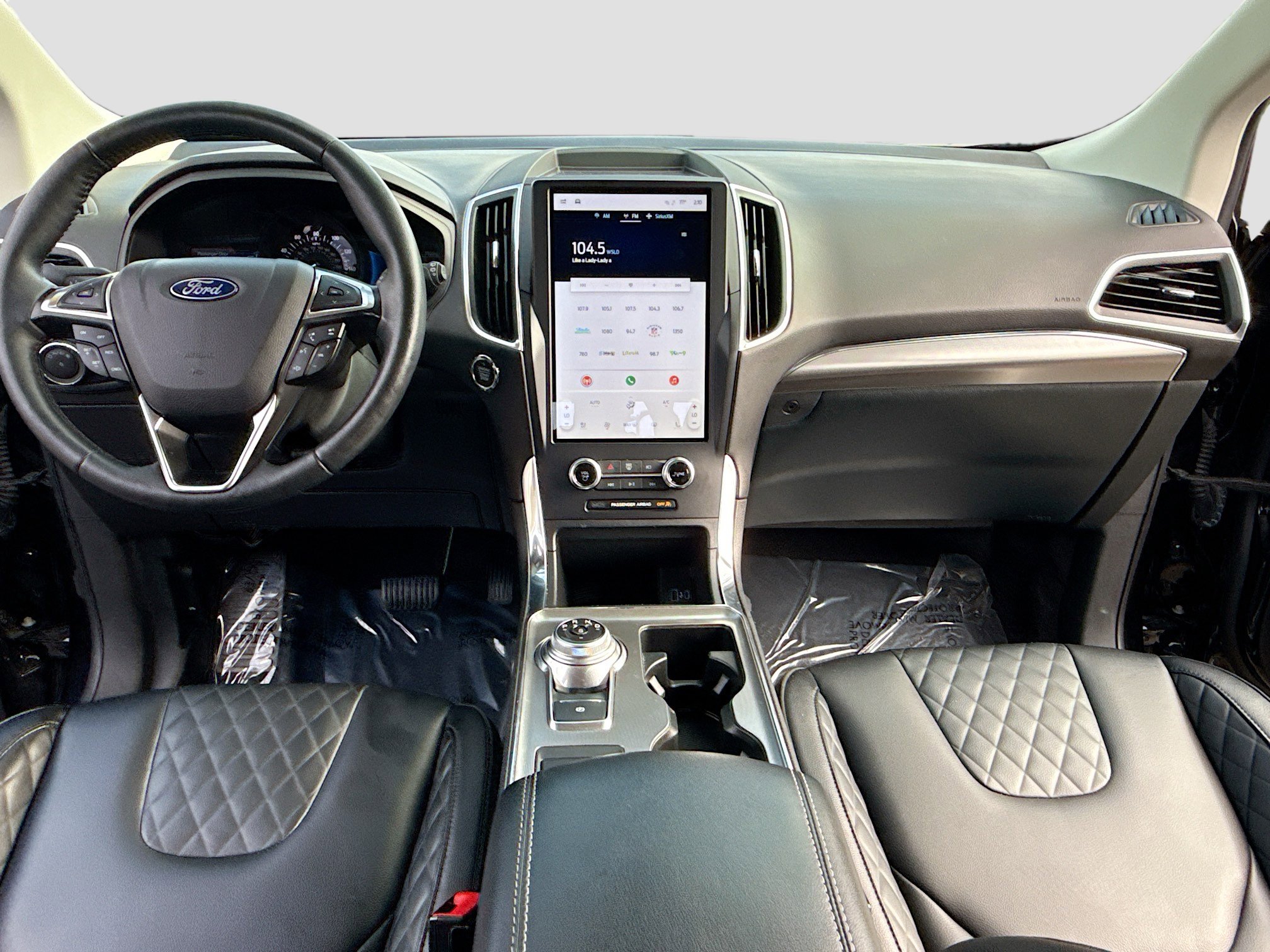 Used 2024 Ford Edge Titanium image 3