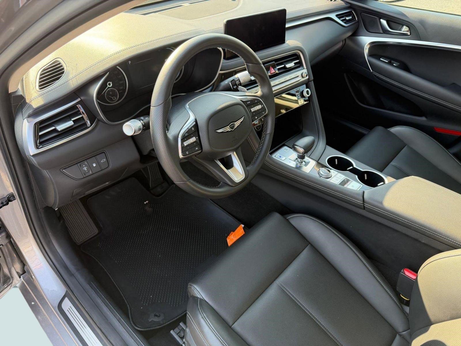 Used 2025 Genesis G70 2.5T image 4