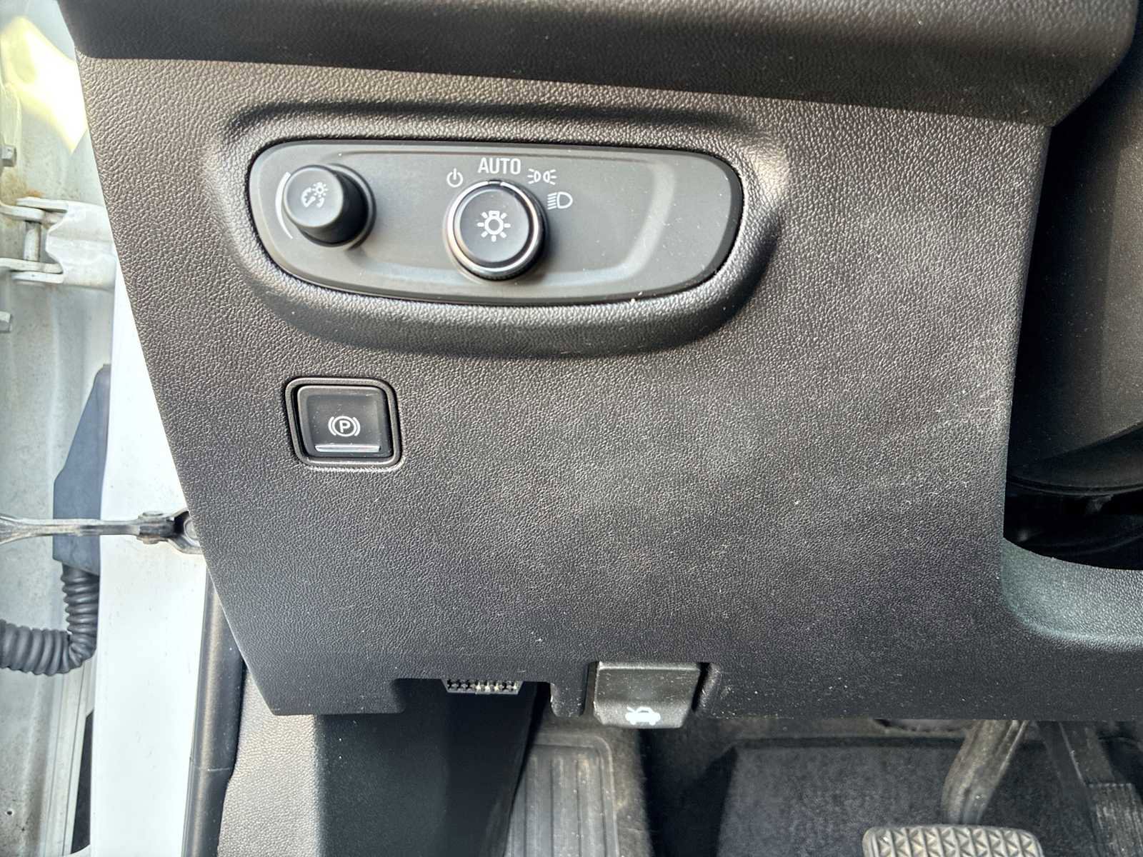 Certified 2018 GMC Terrain SLE image 17