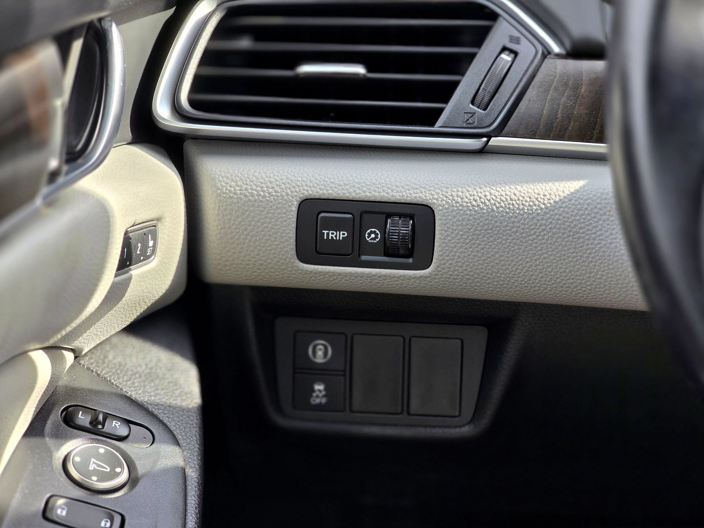 Used 2019 Honda Accord EX-L image 18