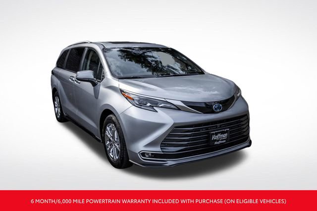 Certified 2024 Toyota Sienna Platinum AWD/4WD image 2