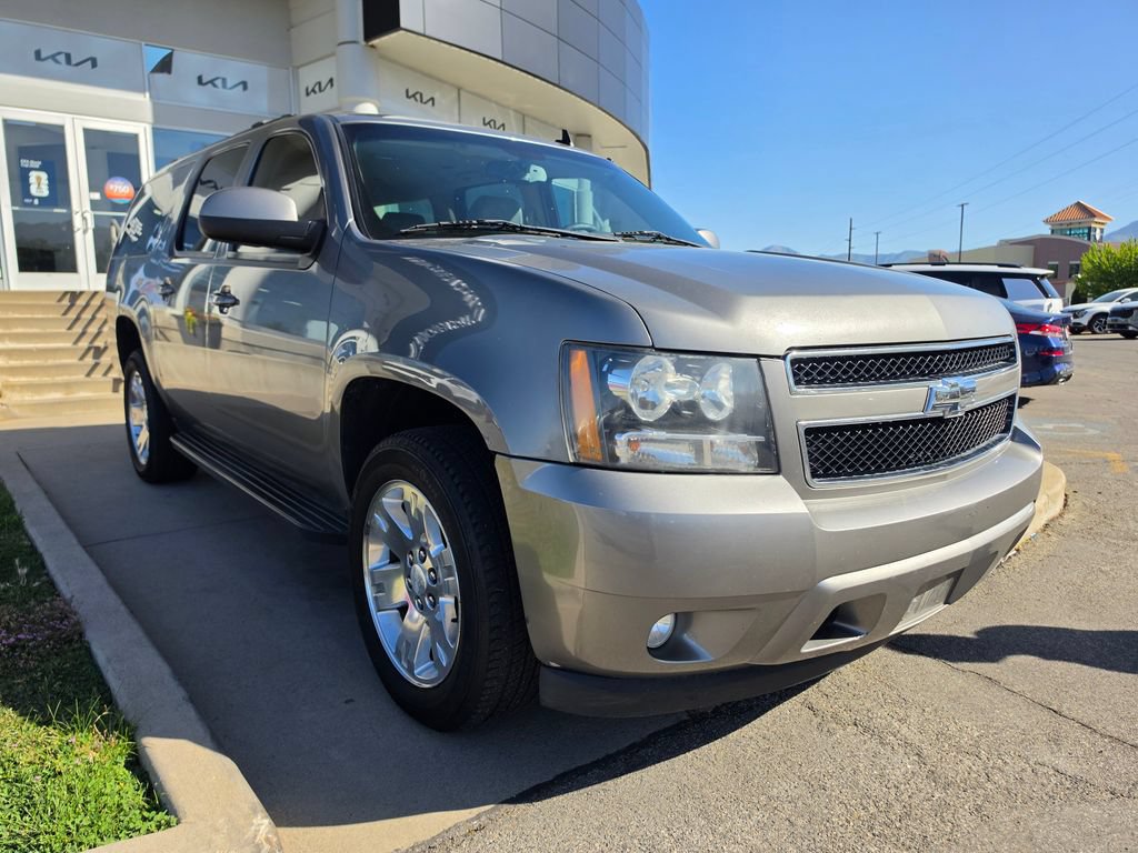 Used 2009 Chevrolet Suburban LT AWD/4WD image 3