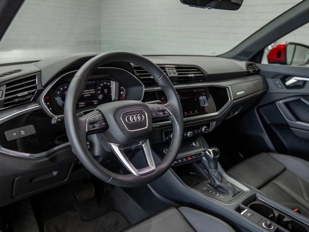 Used 2024 Audi Q3 2.0T Premium w/ Convenience Package image 15