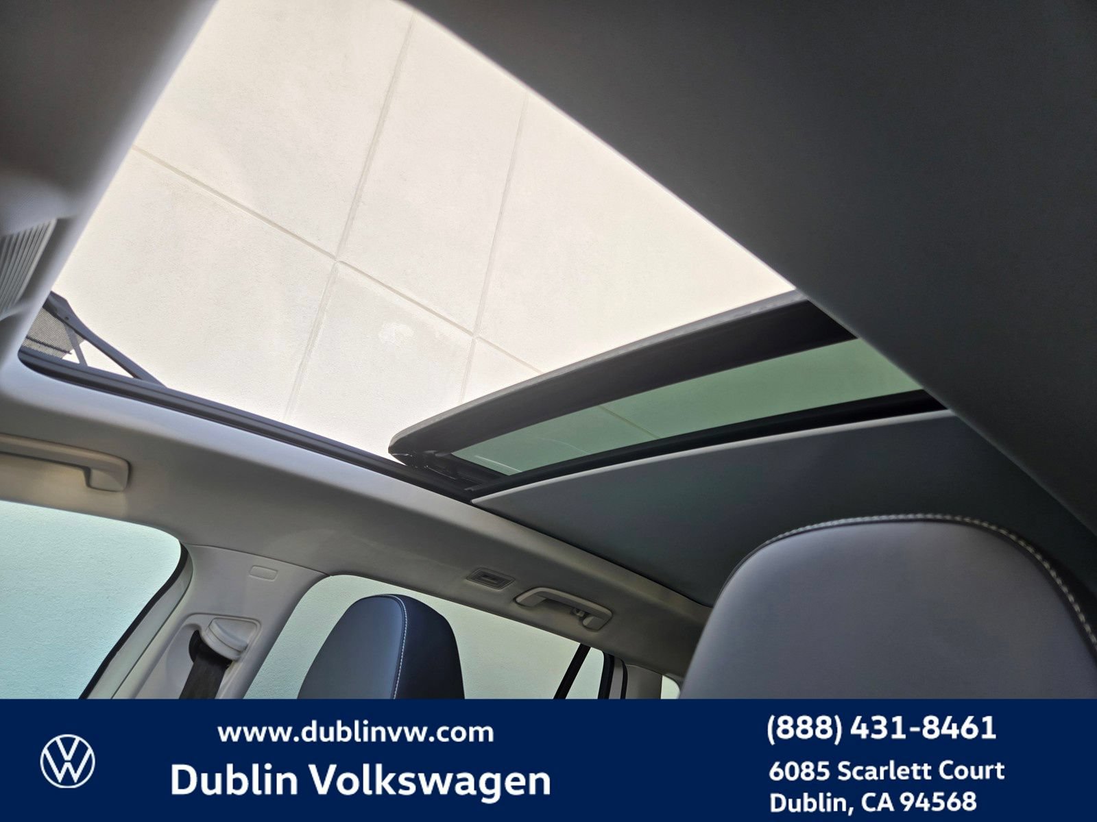 Certified 2026 Volkswagen Tiguan SE FWD image 18