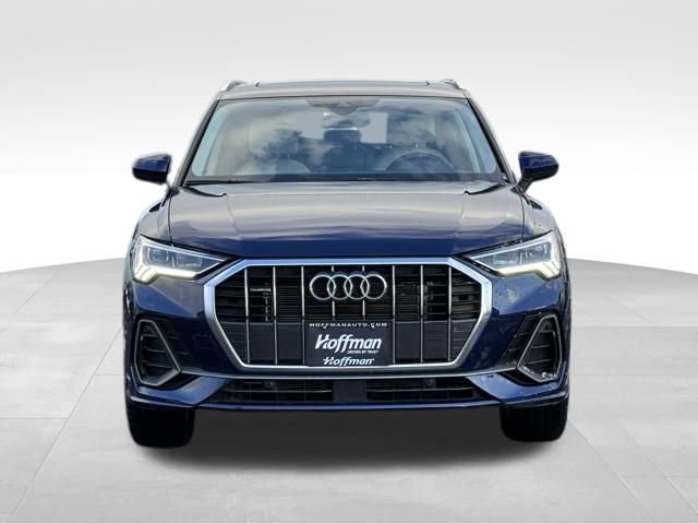 Certified 2025 Audi Q3 2.0T Premium w/ Convenience Package image 2