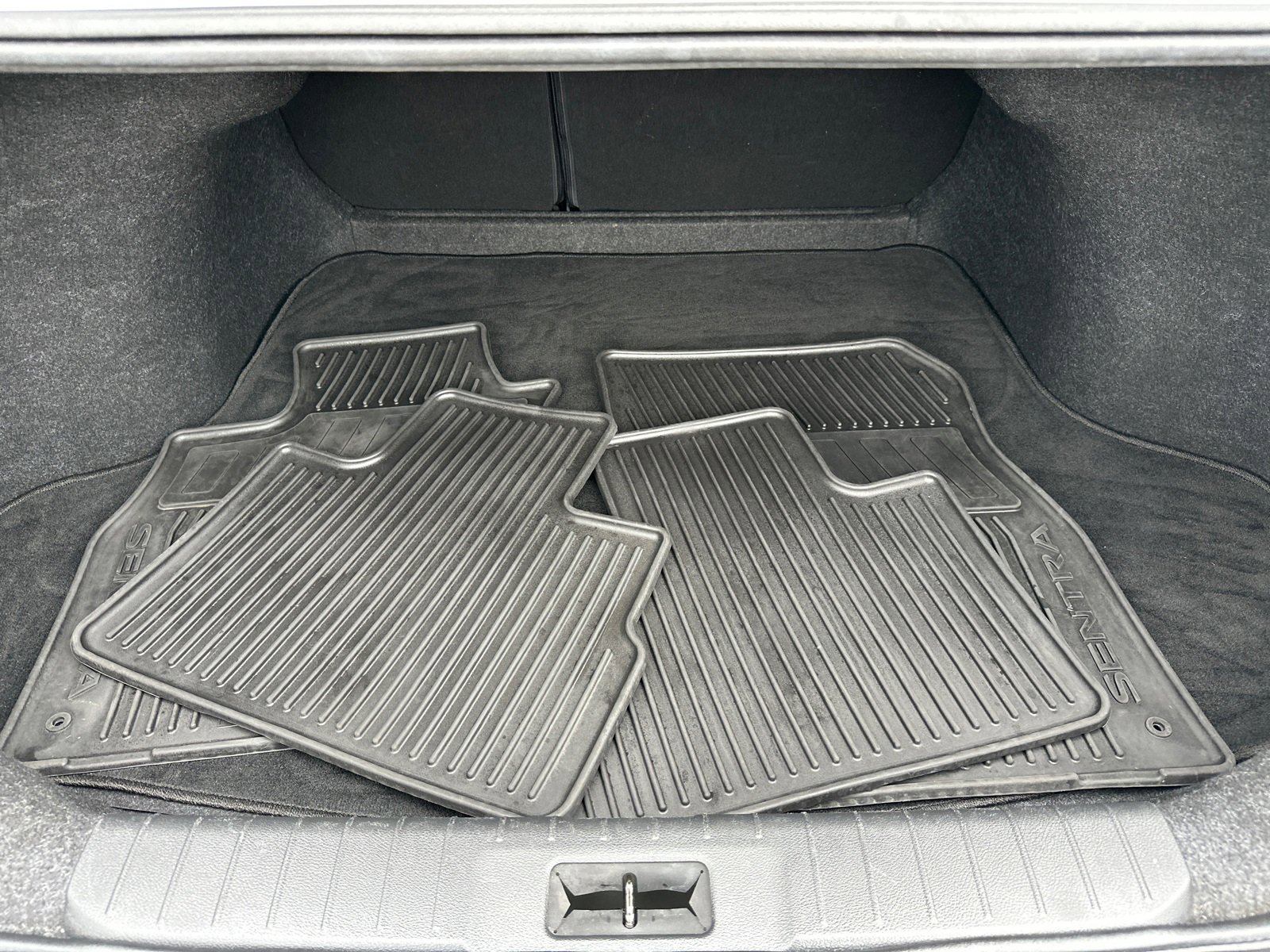 Used 2022 Nissan Sentra SR w/ Lighting Package image 18