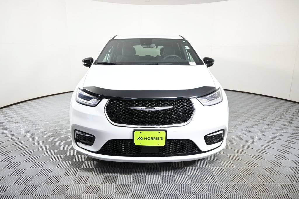 Used 2024 Chrysler Pacifica Touring FWD image 10