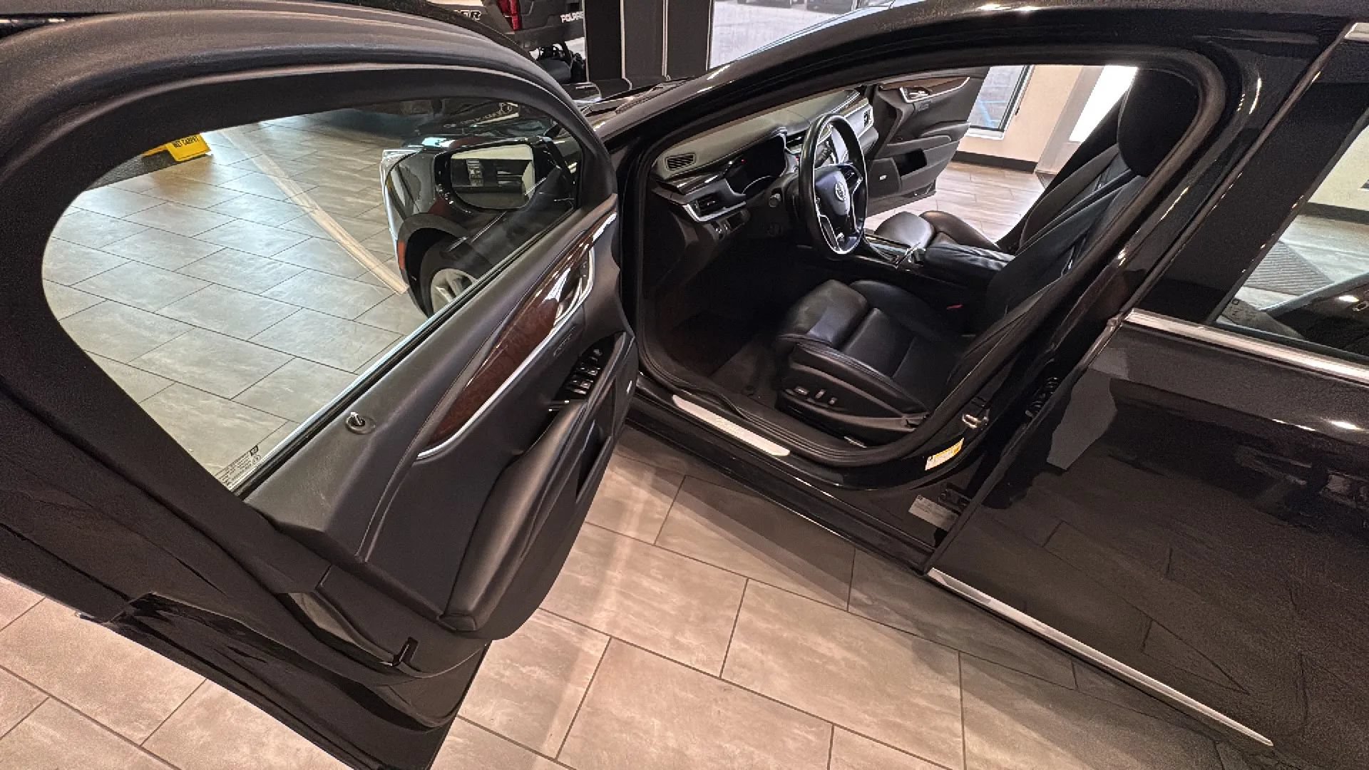 Used 2014 Cadillac XTS Luxury w/ Driver Awareness Package FWD image 22