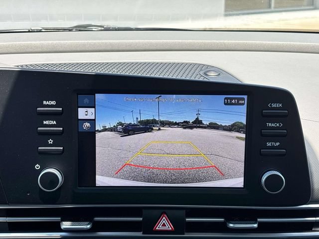 Certified 2025 Hyundai Elantra SE FWD image 21