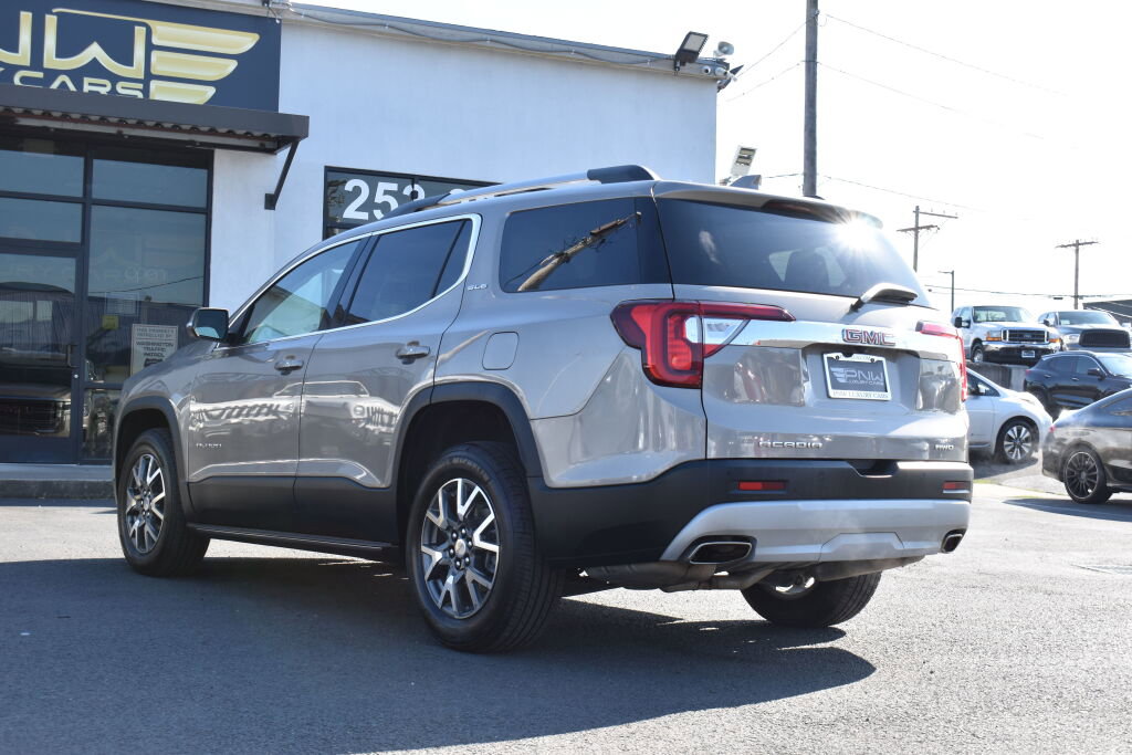 Used 2023 GMC Acadia SLE w/ Driver Convenience Package image 11