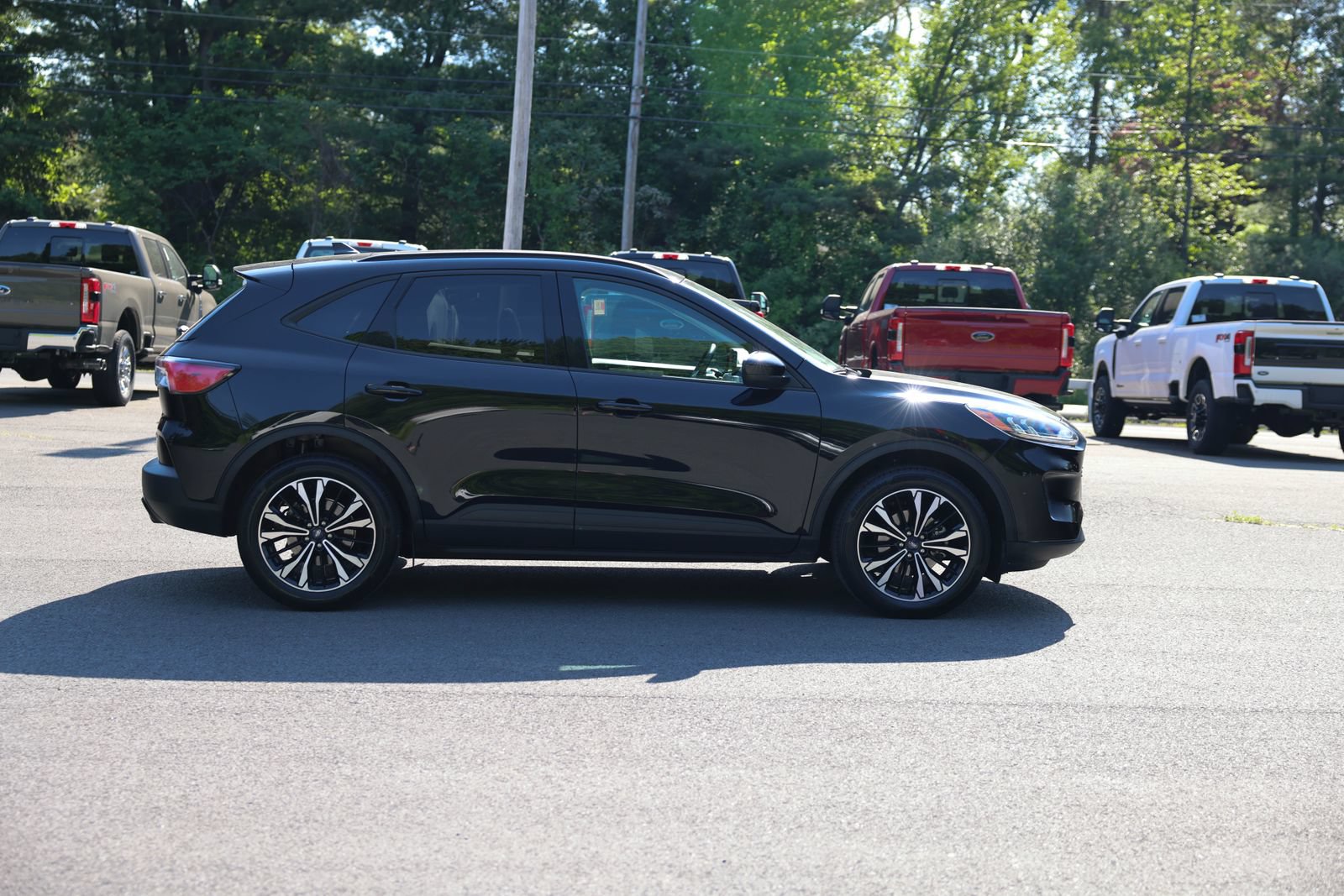 Used 2022 Ford Escape SE w/ SE Sport Appearance Package AWD/4WD image 7