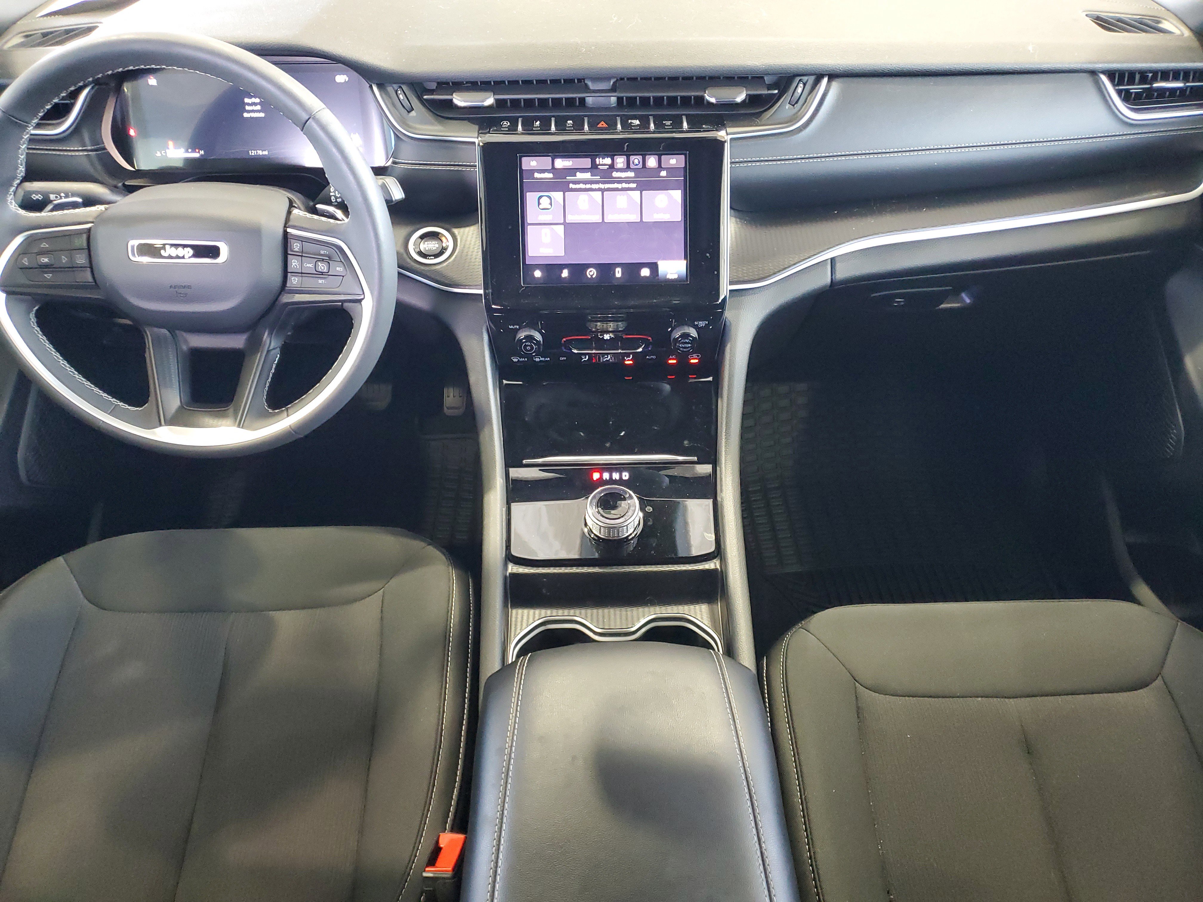 Certified 2024 Jeep Grand Cherokee Laredo AWD/4WD image 11