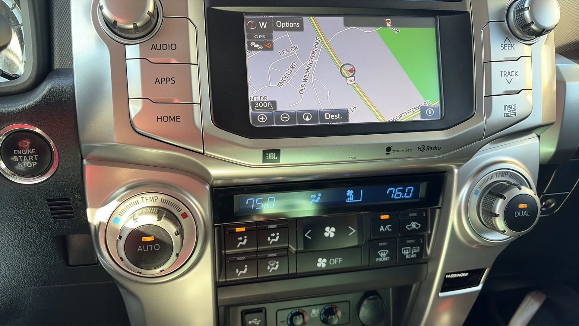 Used 2014 Toyota 4Runner Limited image 40