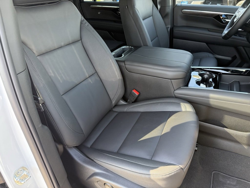 New 2026 Chevrolet Suburban LT w/ Comfort Package image 40