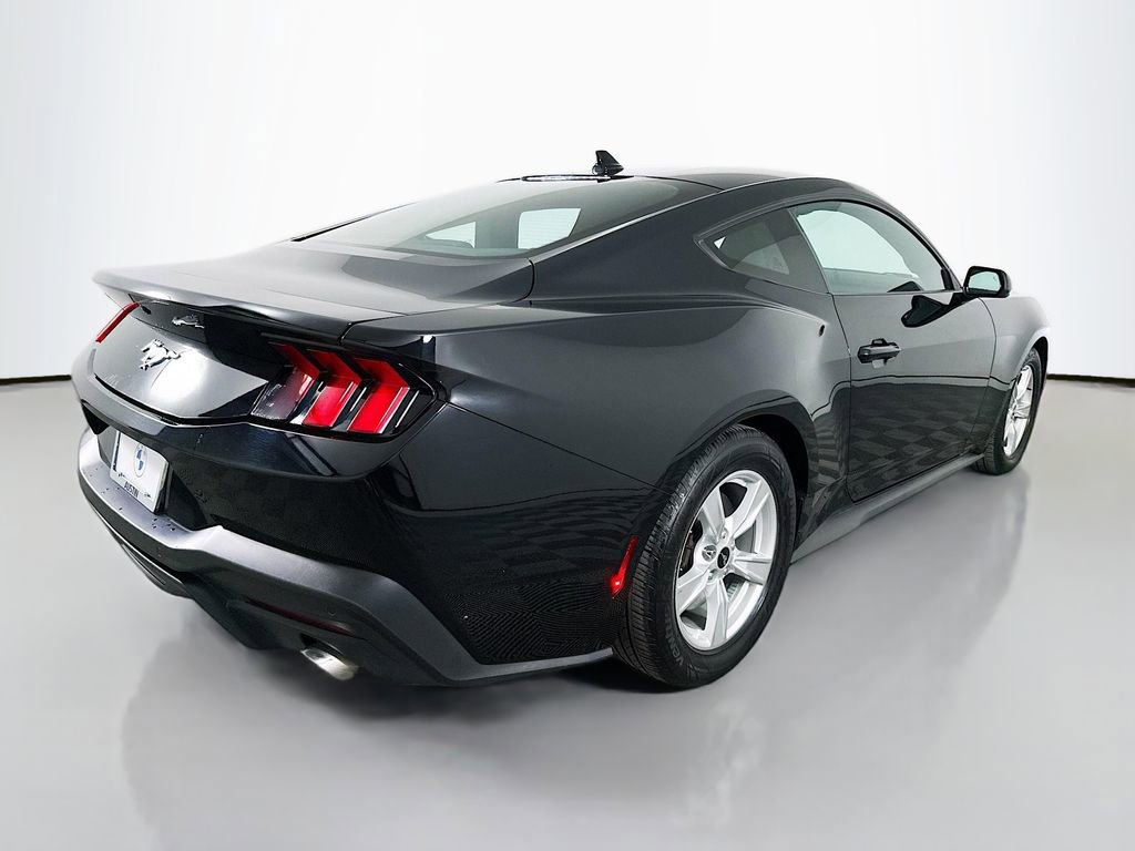 Used 2024 Ford Mustang Coupe RWD image 5