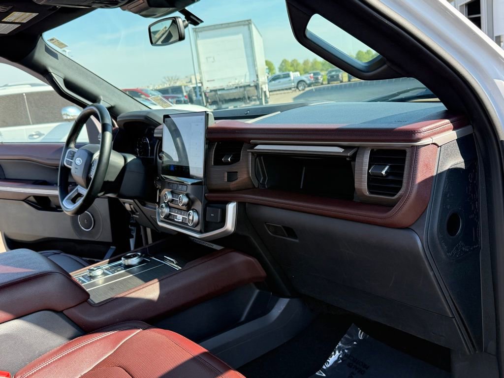 Used 2024 Ford Expedition Max Limited image 18